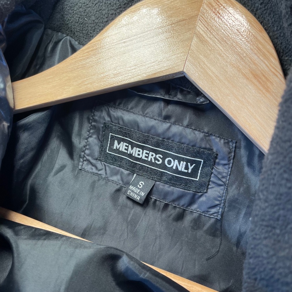 Members Only Mens‎ Black Puffer Hooded Jacket Small Coat Gorpcore Sreetwear Warm - Picture 3 of 7